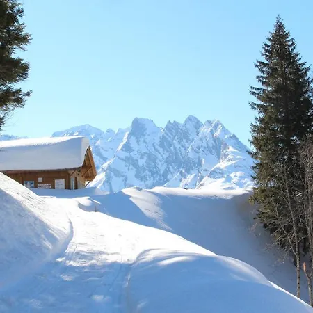 阿尔宾娜餐厅酒店 茵诺科琴