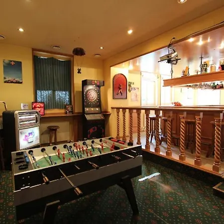 Hotel-restaurant Alpina Мини-отель 3*